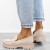 bezowe-loafersy-mokasyny-pobuty-damskie-zamszowe-c
