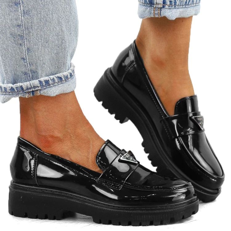 czarne-pobuty-damskie-lakierowane-eleganckie-mokas
