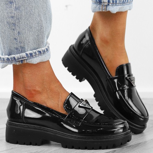 czarne-pobuty-damskie-lakierowane-eleganckie-mokas