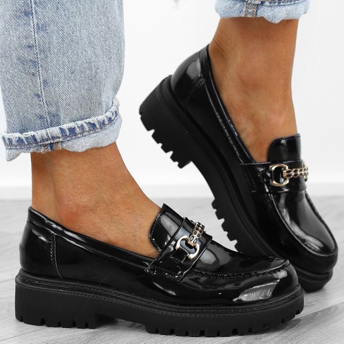 czarne-pobuty-damskie-lakierowane-loafersy-wygodne