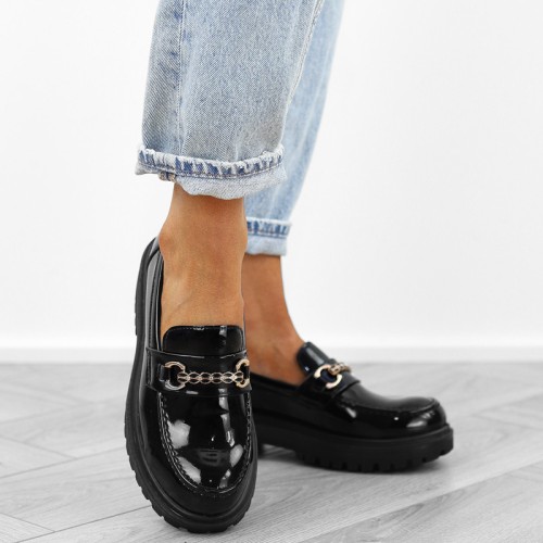 czarne-pobuty-damskie-lakierowane-loafersy-wygodne