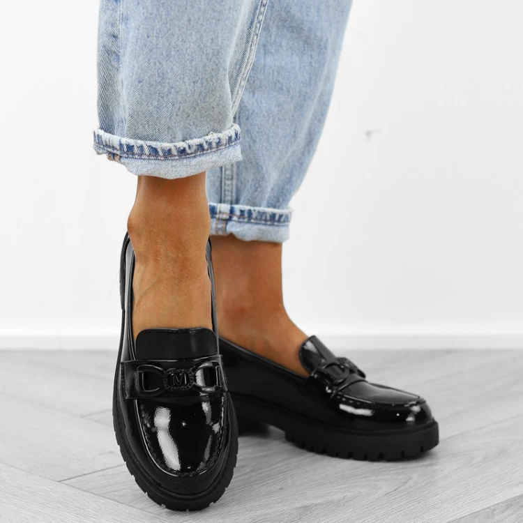 czarne-loafersy-mokasyny-pobuty-damskie-lakierowan