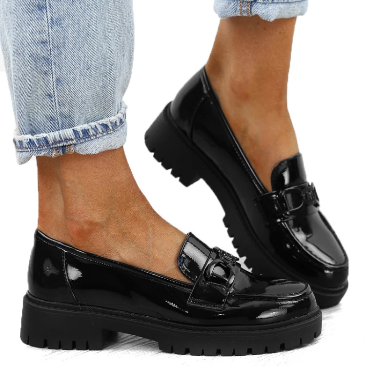 czarne-loafersy-mokasyny-pobuty-damskie-lakierowan