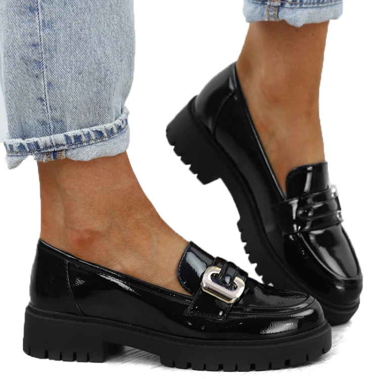 czarne-loafersy-mokasyny-pobuty-damskie-lakierowan