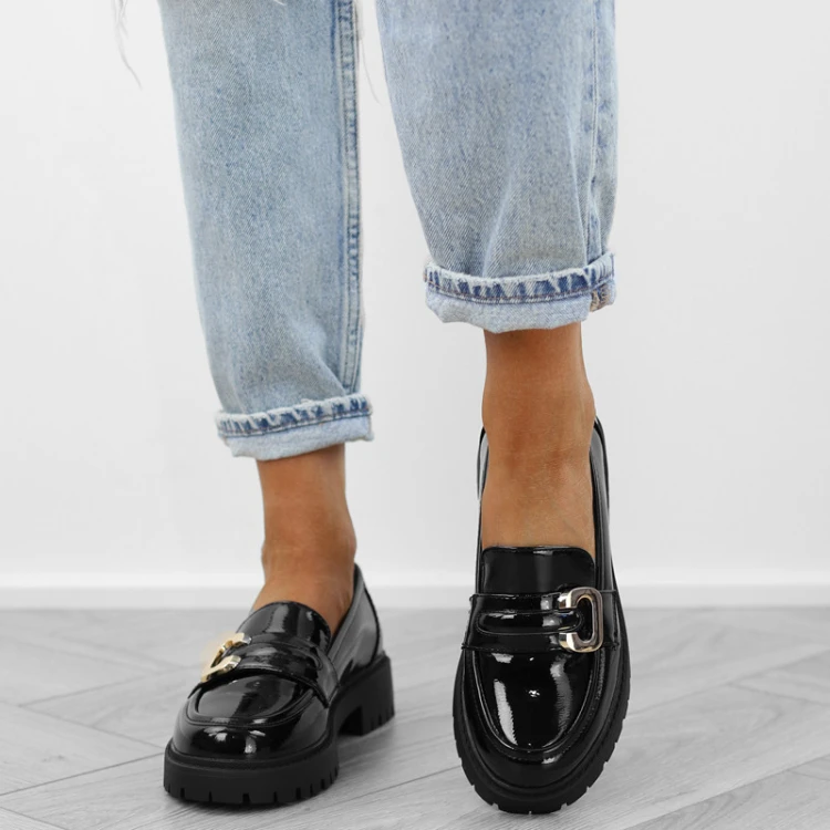 czarne-loafersy-mokasyny-pobuty-damskie-lakierowan