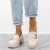 bezowe-loafersy-mokasyny-pobuty-damskie-lakierowan