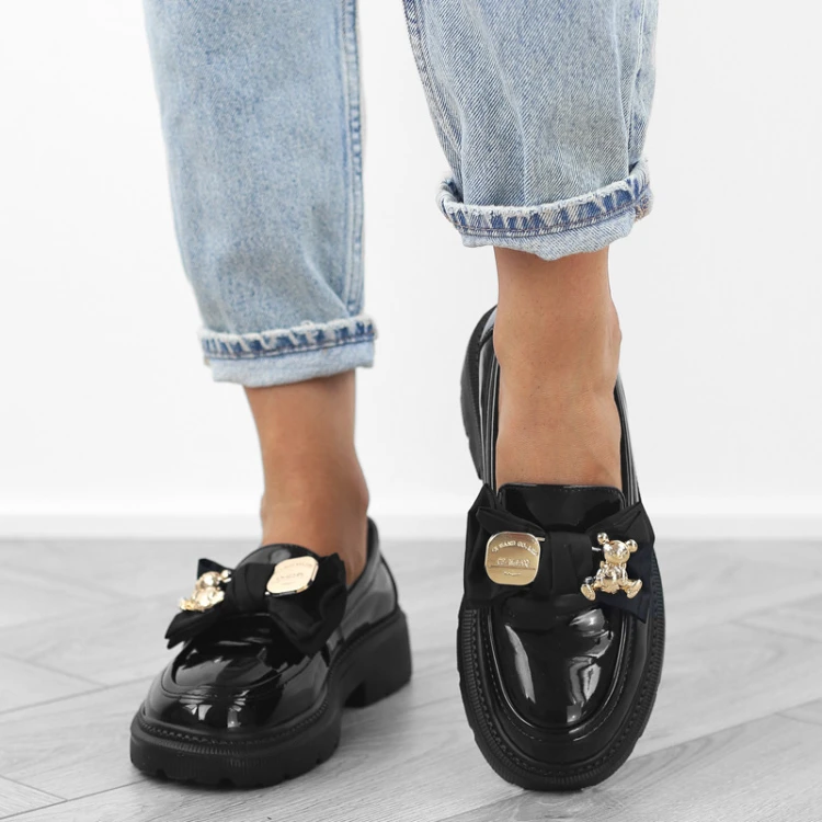 czarne-pobuty-loafersy-mokasyny-damskie-lakierowan