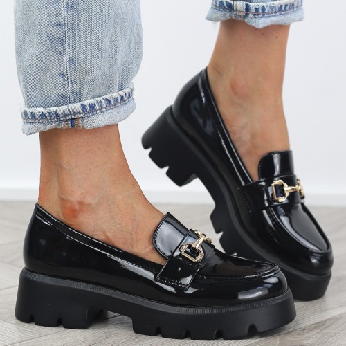 czarne-pobuty-loafersy-mokasyny-damskie-lakierowan