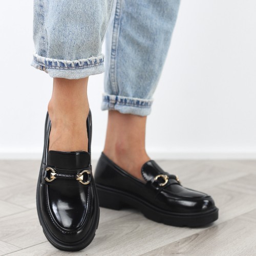 czarne-loafersy-mokasyny-pobuty-damskie-lakierowan