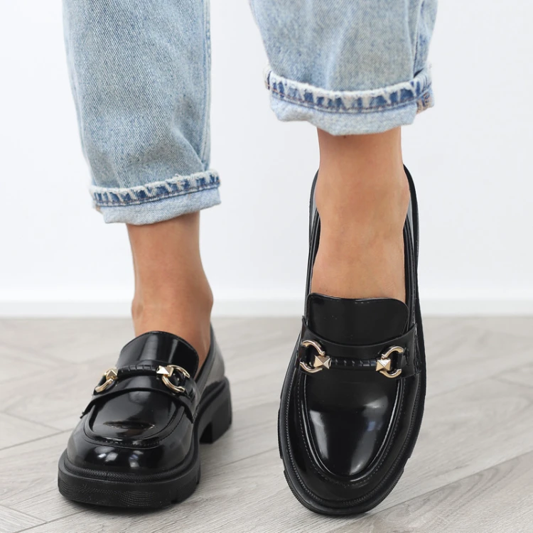 czarne-loafersy-mokasyny-pobuty-damskie-lakierowan