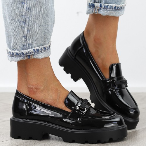 czarne-loafersy-mokasyny-pobuty-damskie-lakierowan
