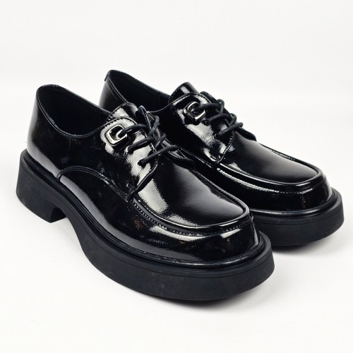 czarne-loafersy-damskie-lakierowane-eleganckie-pas