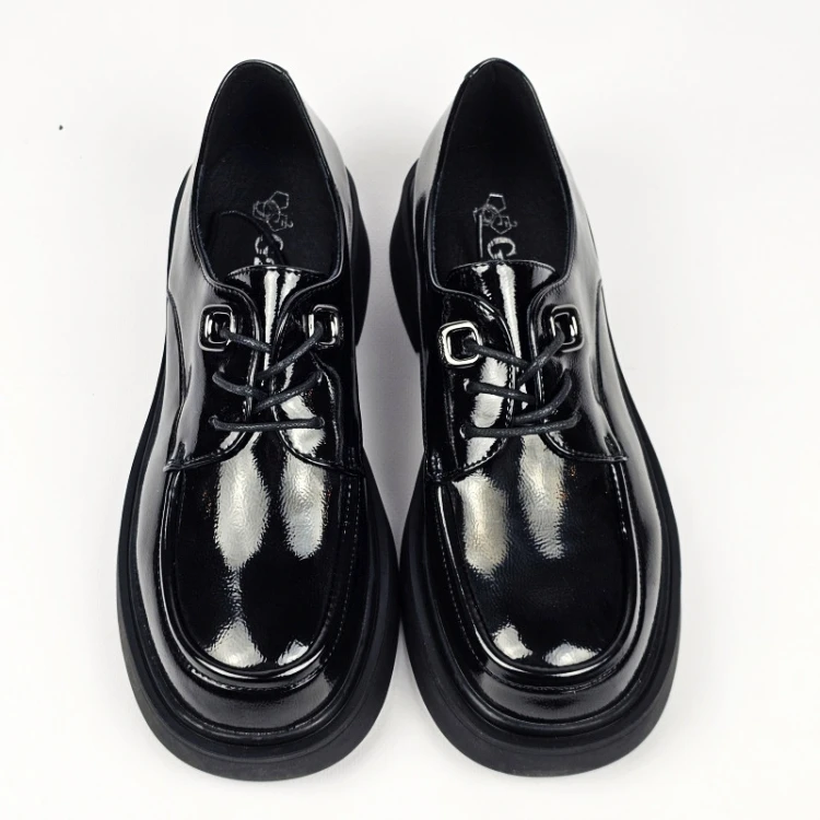 czarne-loafersy-damskie-lakierowane-eleganckie-pas