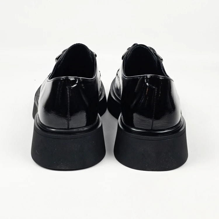 czarne-loafersy-damskie-lakierowane-eleganckie-pas