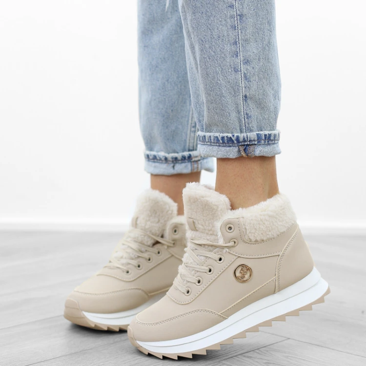 bezowe-sportowe-sneakersy-ocieplane-wysokie-sniego