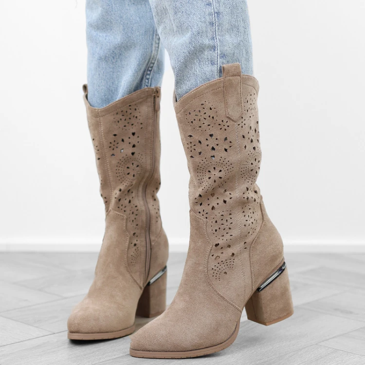 bezowe-kozaki-damskie-na-obcasie-supku-azurowe-kow