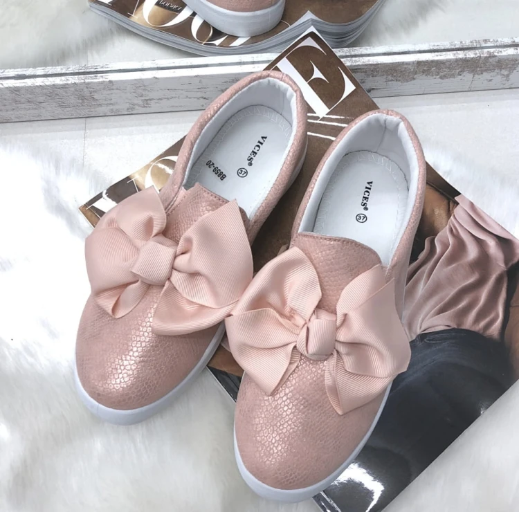 rozowe-trampki-wsuwane-tenisowki-slip-on-z-kokarda