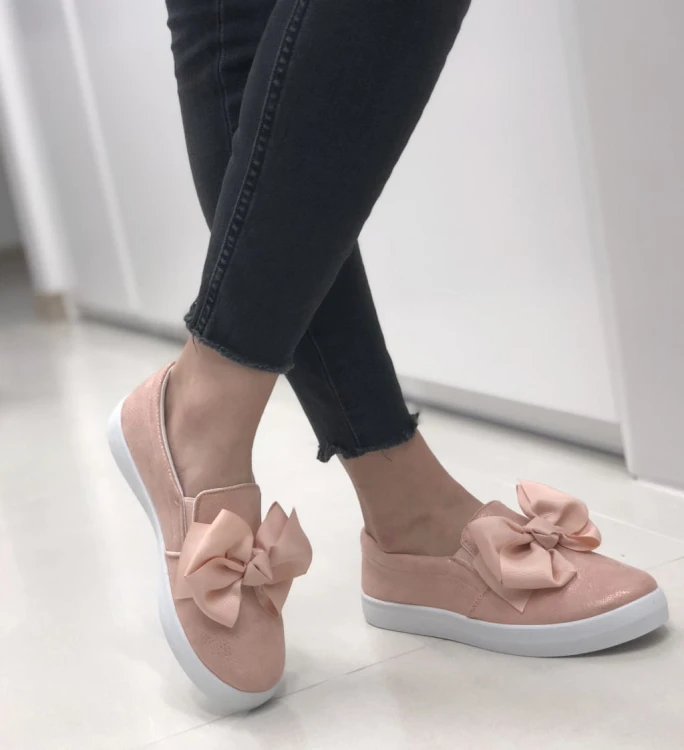 rozowe-trampki-wsuwane-tenisowki-slip-on-z-kokarda