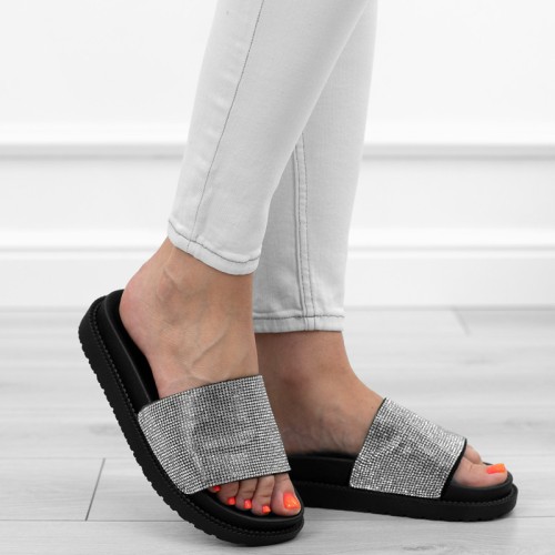 czarne-srebrne-klapki-platforma-cyrkonie
