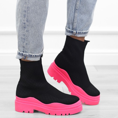 fuksja-czarne-sportowe-sneakersy-botki-skarpety