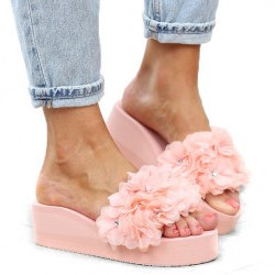 pink-rozowe-klapki-damskie-koturn-kwiaty