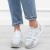 szare-biae-sportowe-damskie-sneakersy-wygodne-lekk